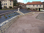 Maçonnerie de pierres pour la construction d'un mur