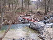 Passerelle sur une rivière